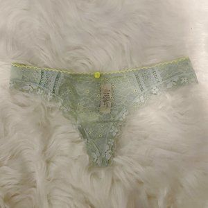 Victoria's Secret Dream Angels Lace Thong Mint Small